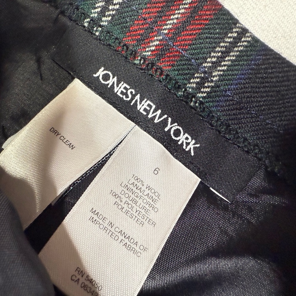 Vintage Jones New York A-Line Tartan Plaid Skirt - Red and Green Size 6 - Picture 6 of 6